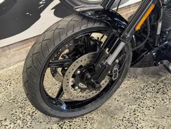 2017 Harley-Davidson CVO Pro Street Breakout (FXSE) CVO Black