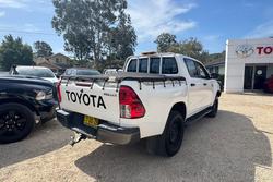 2020 Toyota Hilux SR