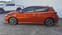 2015 Toyota Corolla SX