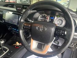 2022 Toyota Hilux SR5