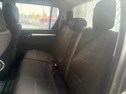 2022 Toyota Hilux SR5