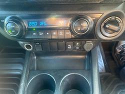 2022 Toyota Hilux SR5