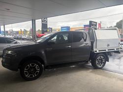 2022 Toyota Hilux SR5
