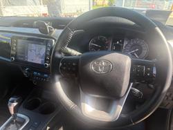 2022 Toyota Hilux SR5