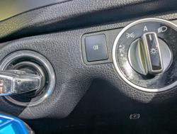 2011 Mercedes-Benz C-Class C250 BlueEFFICIENCY Avantgarde W204 MY11 Calcite white