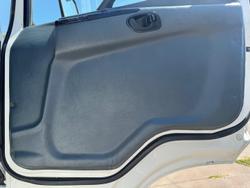 2003 Mitsubishi Fv 500 WHITE