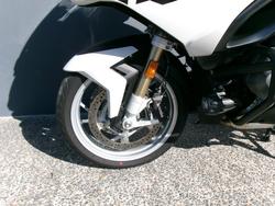 2024 BMW Motorrad R 1250 RT Alpine White 3