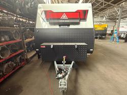 2025 New Age Caravans 20' Big Red Slide-Out Br20 Save $11,199 Was $111,990