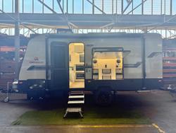 2025 Traveller 15' Destination Track