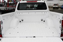 2025 Nissan Navara SL D23 MY25 4x2 Solid White