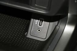 2025 Nissan Navara SL D23 MY25 4x2 Solid White