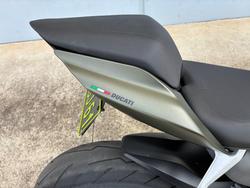 2023 DUCATI PANIGALE V2 Green