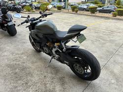 2023 DUCATI PANIGALE V2 Green