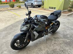 2023 DUCATI PANIGALE V2 Green