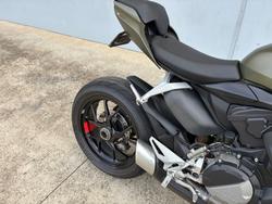 2023 DUCATI PANIGALE V2 Green