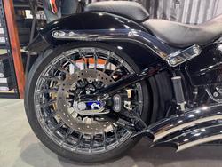 2016 Harley-davidson FXSB SOFTAIL BREAKOUT Black