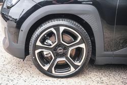 2024 MINI Aceman SE Favoured