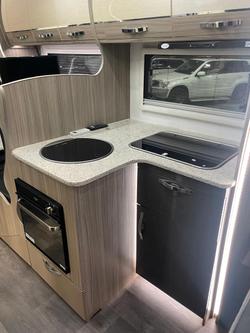 2024 Avan Ovation M7