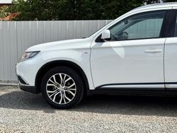 2018 Mitsubishi Outlander ES ADAS