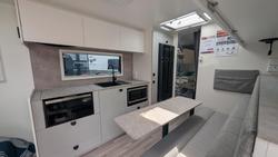 2024 Traveller Track 20' Bunk