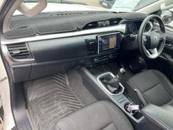 2019 Toyota Hilux SR5