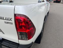 2019 Toyota Hilux SR5