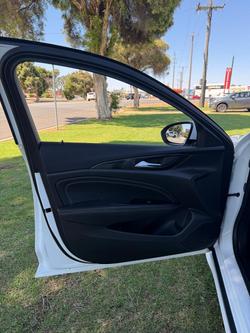 2018 Holden Commodore RS