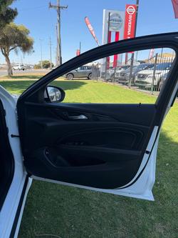 2018 Holden Commodore RS