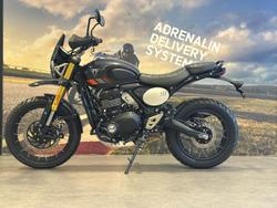 2025 Triumph Scrambler 400 XC Scrambler Grey