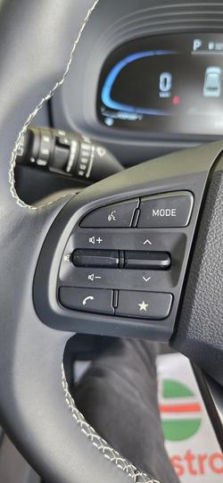 2025 Hyundai Venue Elite QX.V5 MY25 Shimmering Silver & Abyss Black Roof