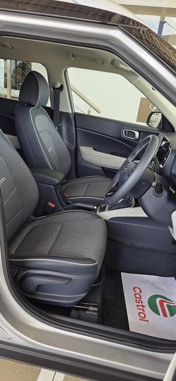 2025 Hyundai Venue Elite QX.V5 MY25 Shimmering Silver & Abyss Black Roof