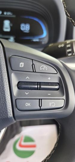 2025 Hyundai Venue Elite QX.V5 MY25 Shimmering Silver & Abyss Black Roof