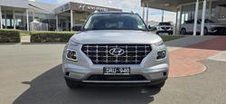 2025 Hyundai Venue Elite QX.V5 MY25 Shimmering Silver & Abyss Black Roof
