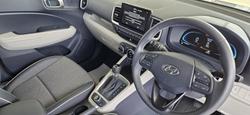 2025 Hyundai Venue Elite QX.V5 MY25 Shimmering Silver & Abyss Black Roof