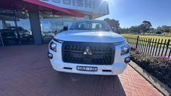 2025 Mitsubishi Triton GLX