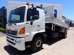 2011 HINO GH 500