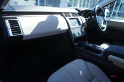 2017 Land Rover Discovery TD6 SE