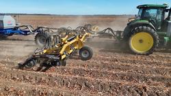 0 SERAFIN ULTISOW STPL ROW CROP SINGLE DISC SEEDER YELLOW