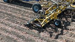 0 SERAFIN ULTISOW STPL ROW CROP SINGLE DISC SEEDER YELLOW