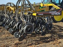 0 SERAFIN ULTISOW STPL ROW CROP SINGLE DISC SEEDER YELLOW