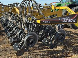 0 SERAFIN ULTISOW STPL ROW CROP SINGLE DISC SEEDER YELLOW