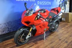 2023 Ducati PANIGALE V4 S Red