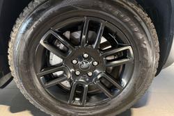 2023 Land Rover Defender 110 D300 SE