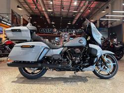 Harley-Davidson Street Glide Ultra 117 (flhxu)