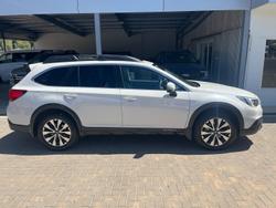 2017 Subaru Outback 2.5i Premium 5GEN MY17 AWD Crystal White