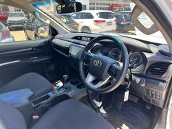 2021 Toyota Hilux HILUX 4x4 2.8L DSL D/C/C 6AT SR 2L71010 001