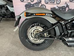 2018 Harley-davidson FLSL SOFTAIL SLIM Industrial Gray Denim