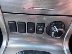 2011 Nissan Navara ST-X D40 MY10 4X4 Dual Range Silver Lightening