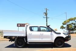 2023 Toyota Hilux SR