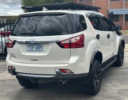 2017 Isuzu MU-X LS-T